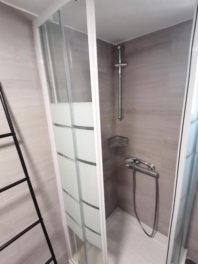 Penthouse Spacious W Super Wifi & Terrace, 2 Min From Metro Athen Exterior foto